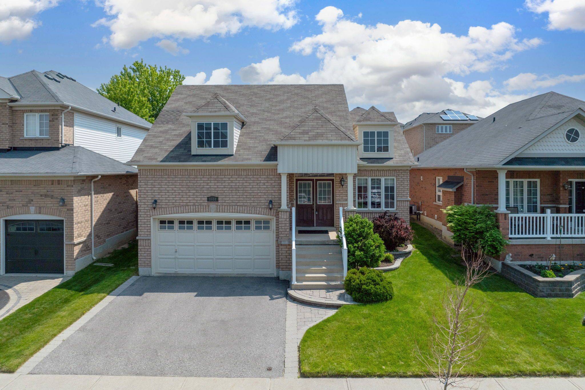 Oshawa, ON L1K 0C8,1031 Eagle Ridge DR