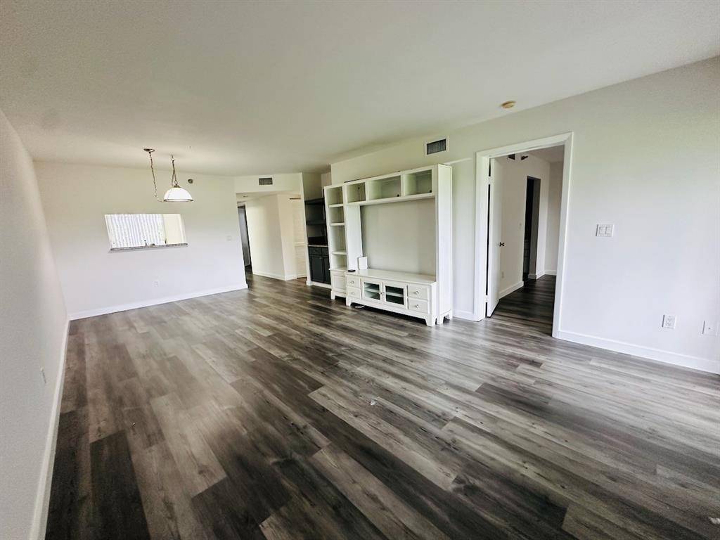 Boca Raton, FL 33487,260 NW 67th Street #A104