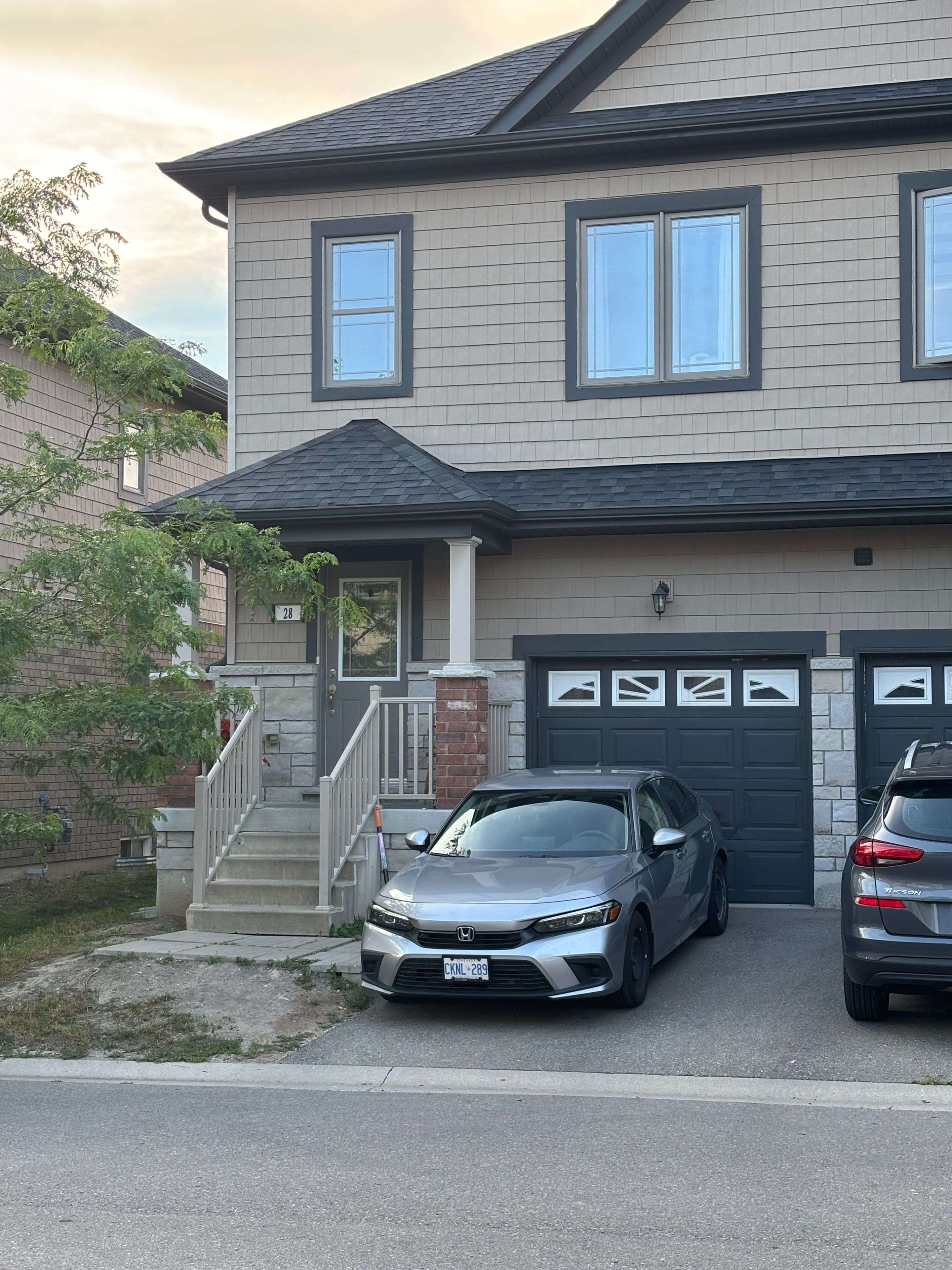 28 Deneb ST, Barrie, ON L4M 0K6