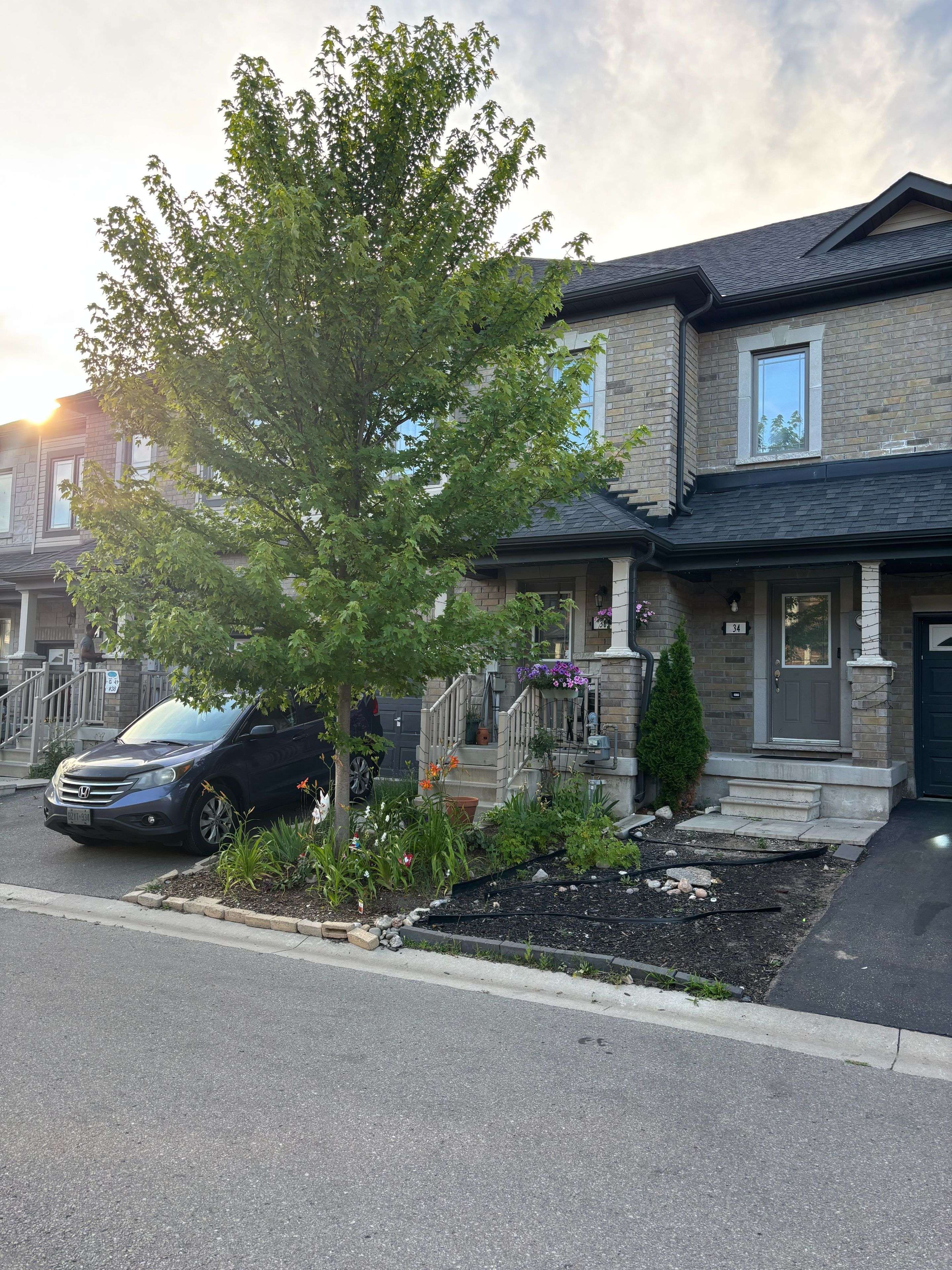 Barrie, ON L4M 0K6,36 Deneb ST