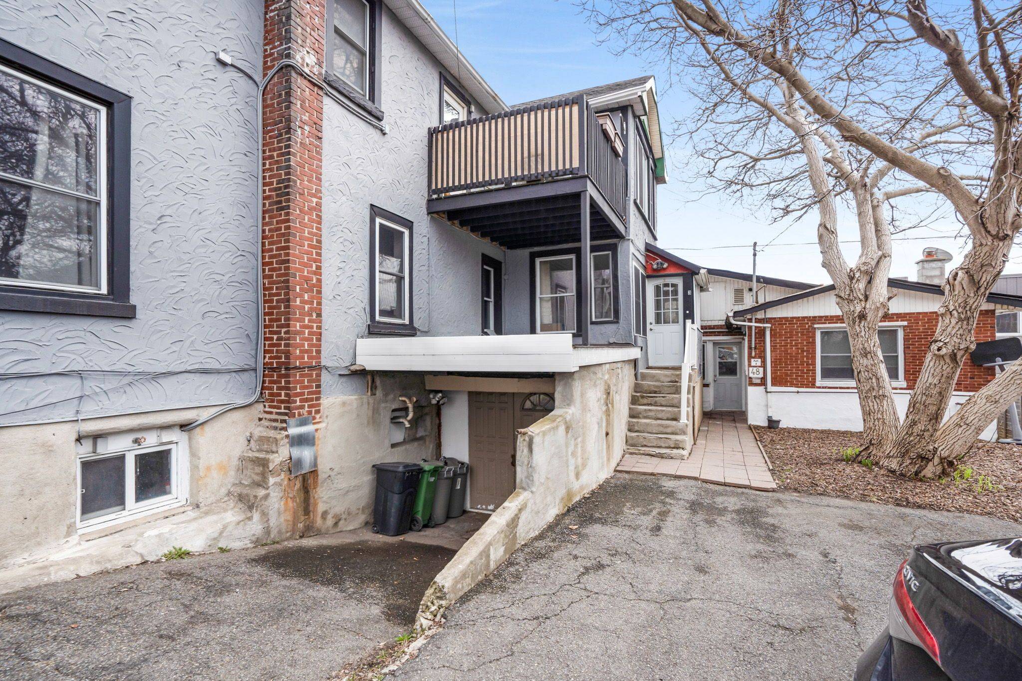 West Centre Town, ON K1R 6Y8,48 LOUISA ST