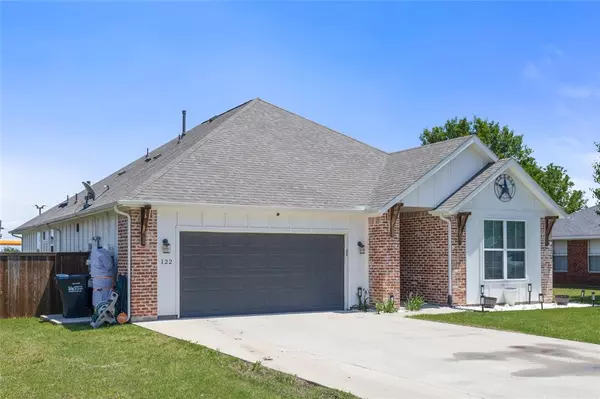 Whitewright, TX 75491,122 Alma Lane