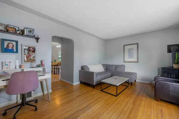 Calgary, AB T2K 0H6,116 43 AVE NW