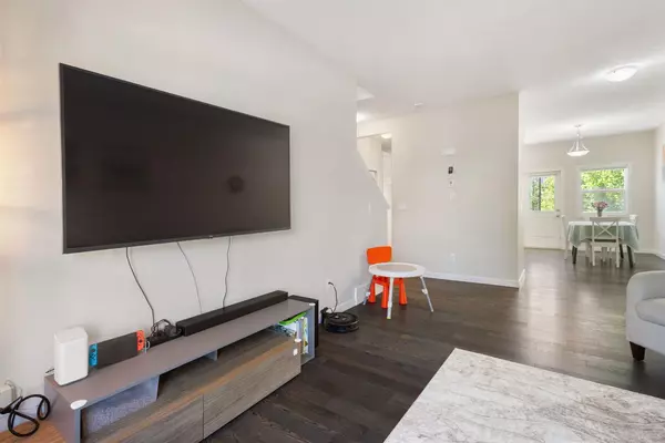 Calgary, AB T3P 0P3,503 Evansridge Common NW