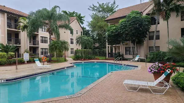 4561 W Mcnab Rd #17, Pompano Beach, FL 33069