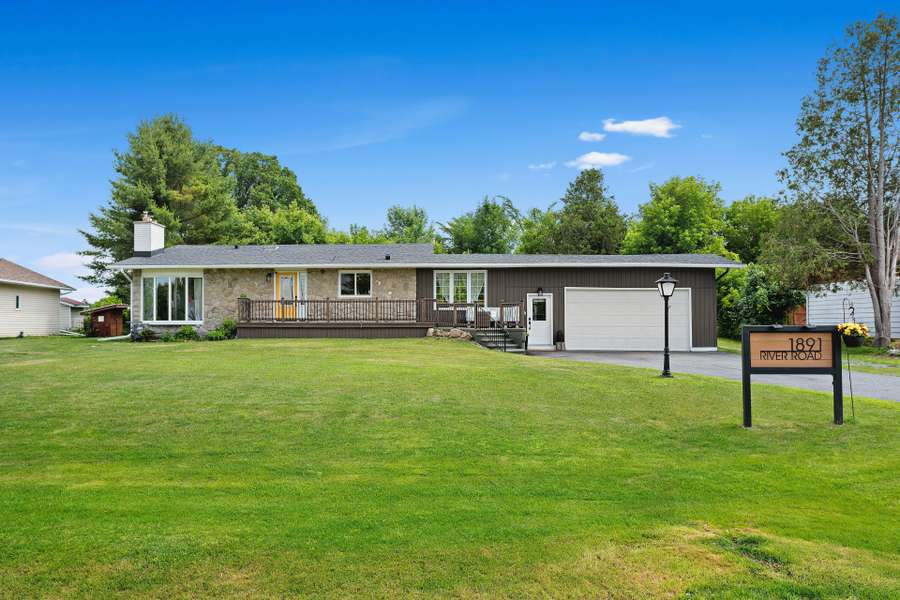 1891 River RD, Manotick - Kars - Rideau Twp And Area, ON K4M 1B4