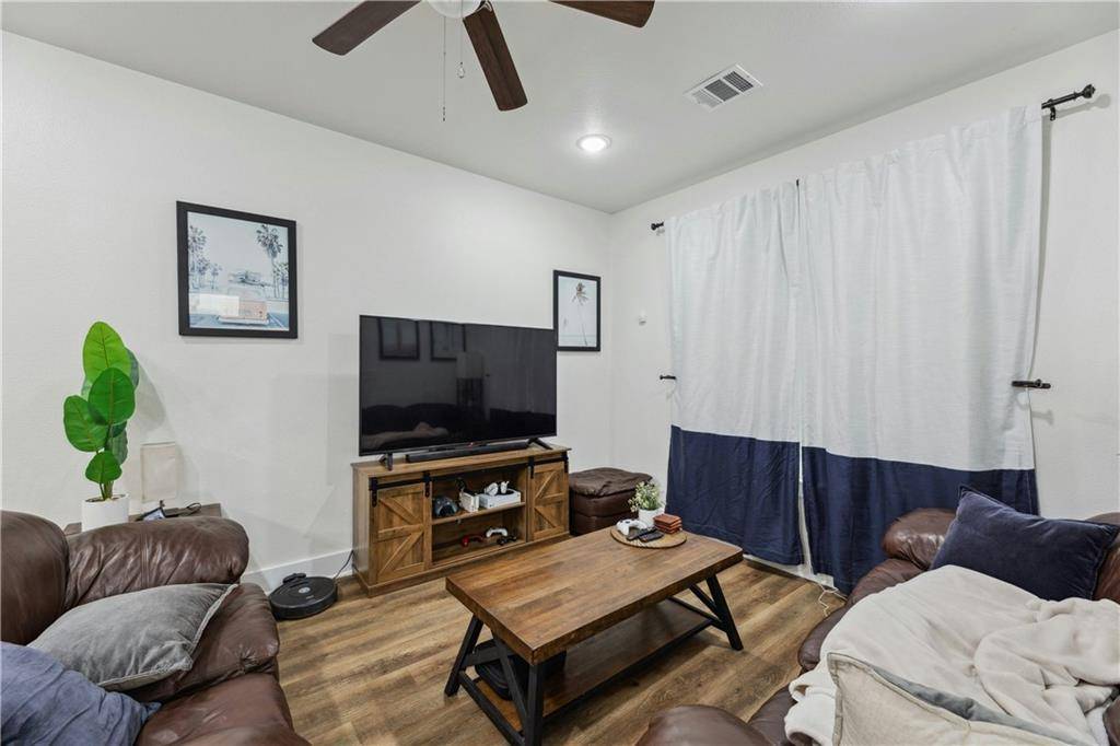 Belton, TX 76513,1952 Royal Loop