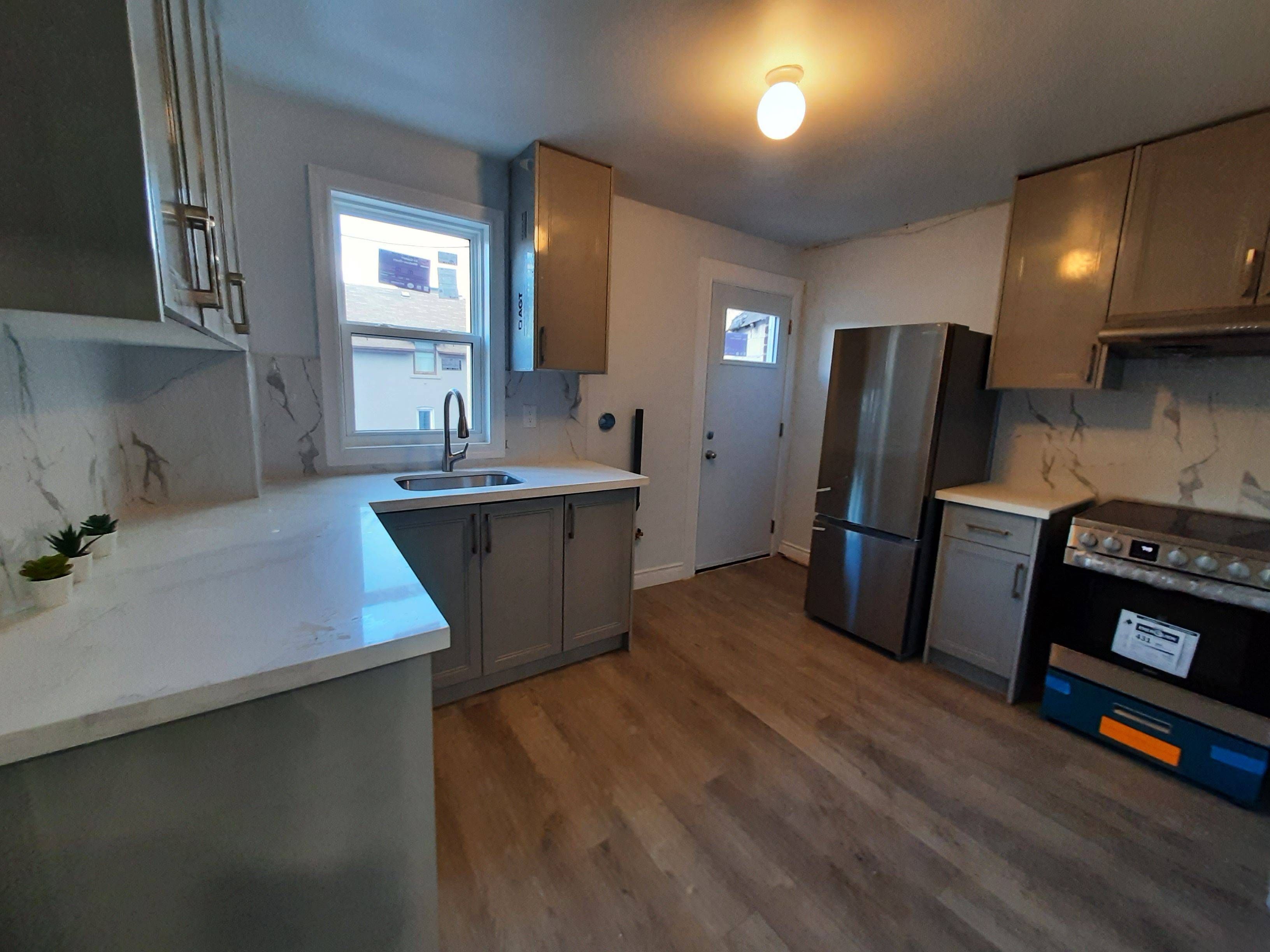 Toronto C10, ON M4S 2M4,513 Mount Pleasant RD #Upper
