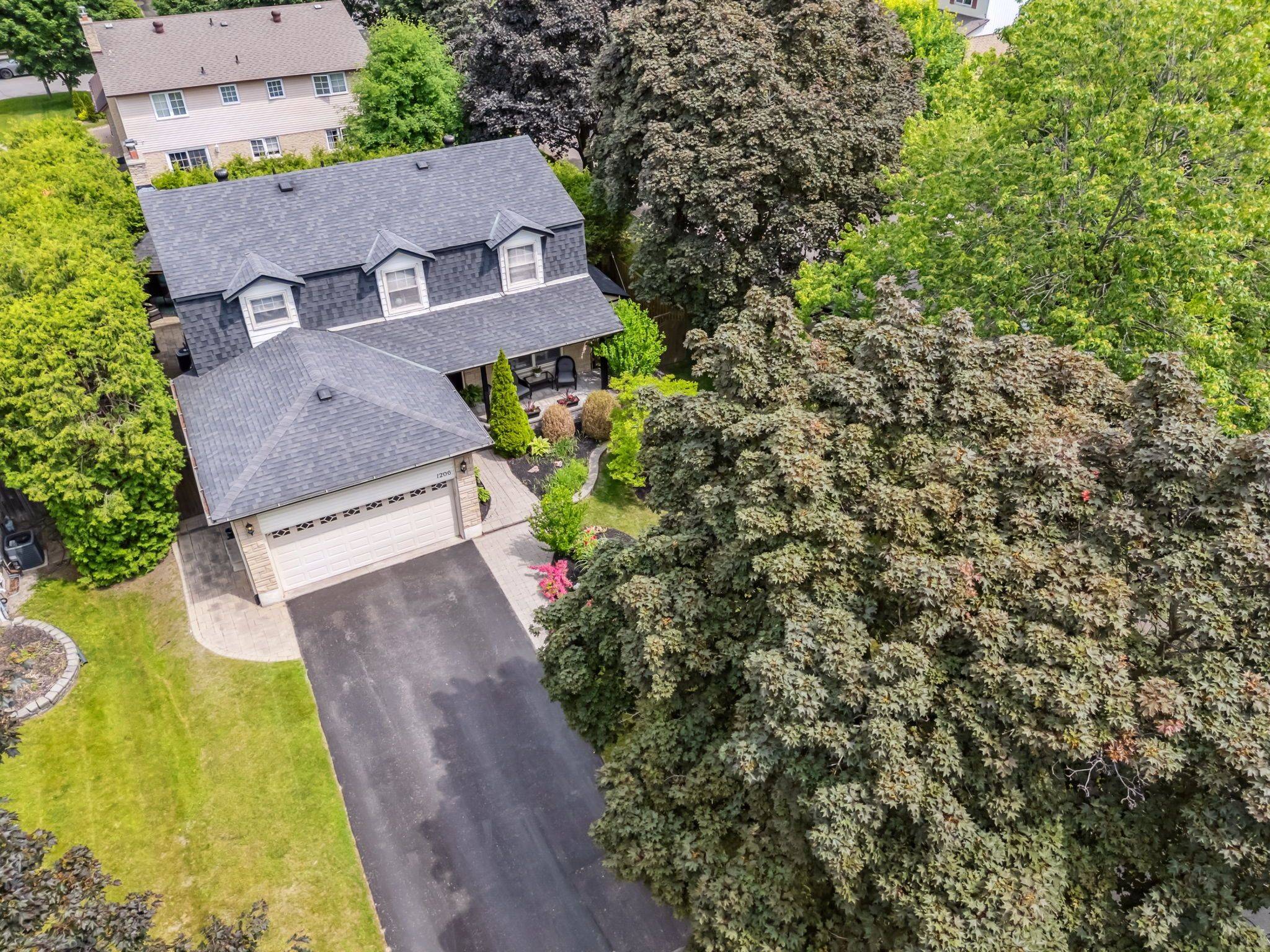 Oshawa, ON L1G 7C5,1206 Northgate CRES