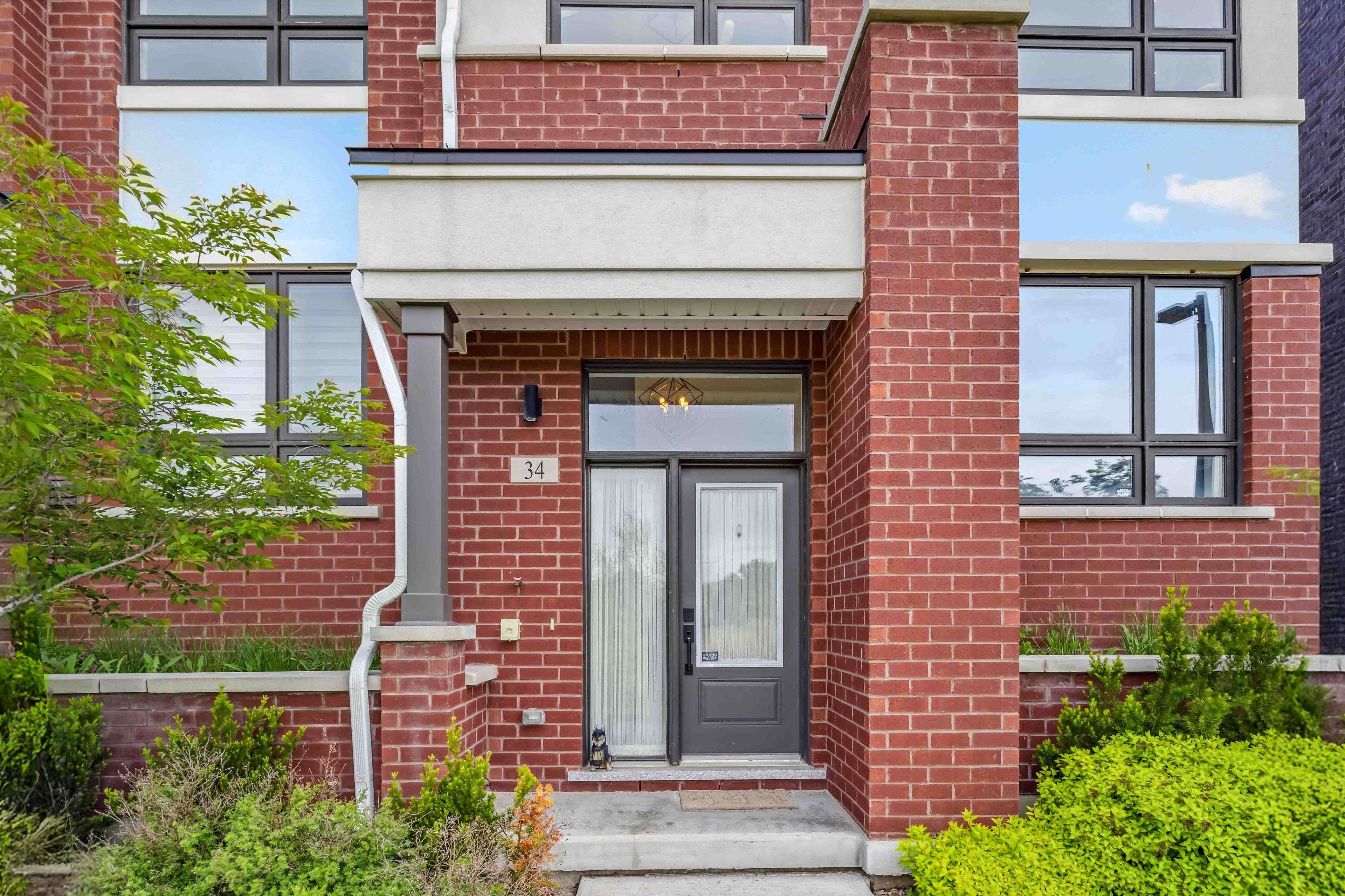 Richmond Hill, ON L4C 5S6,34 Nine Mile LN