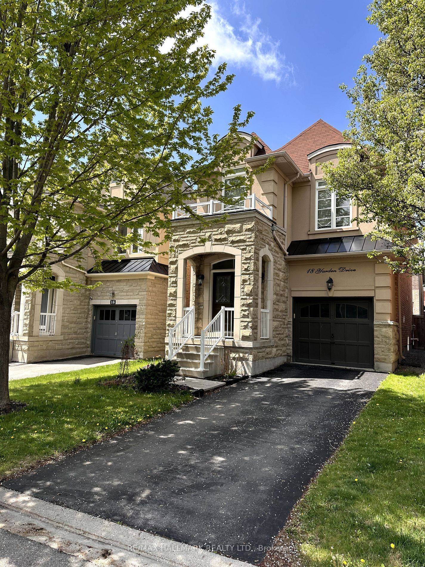 18 Yarden DR, Vaughan, ON L6A 0W2