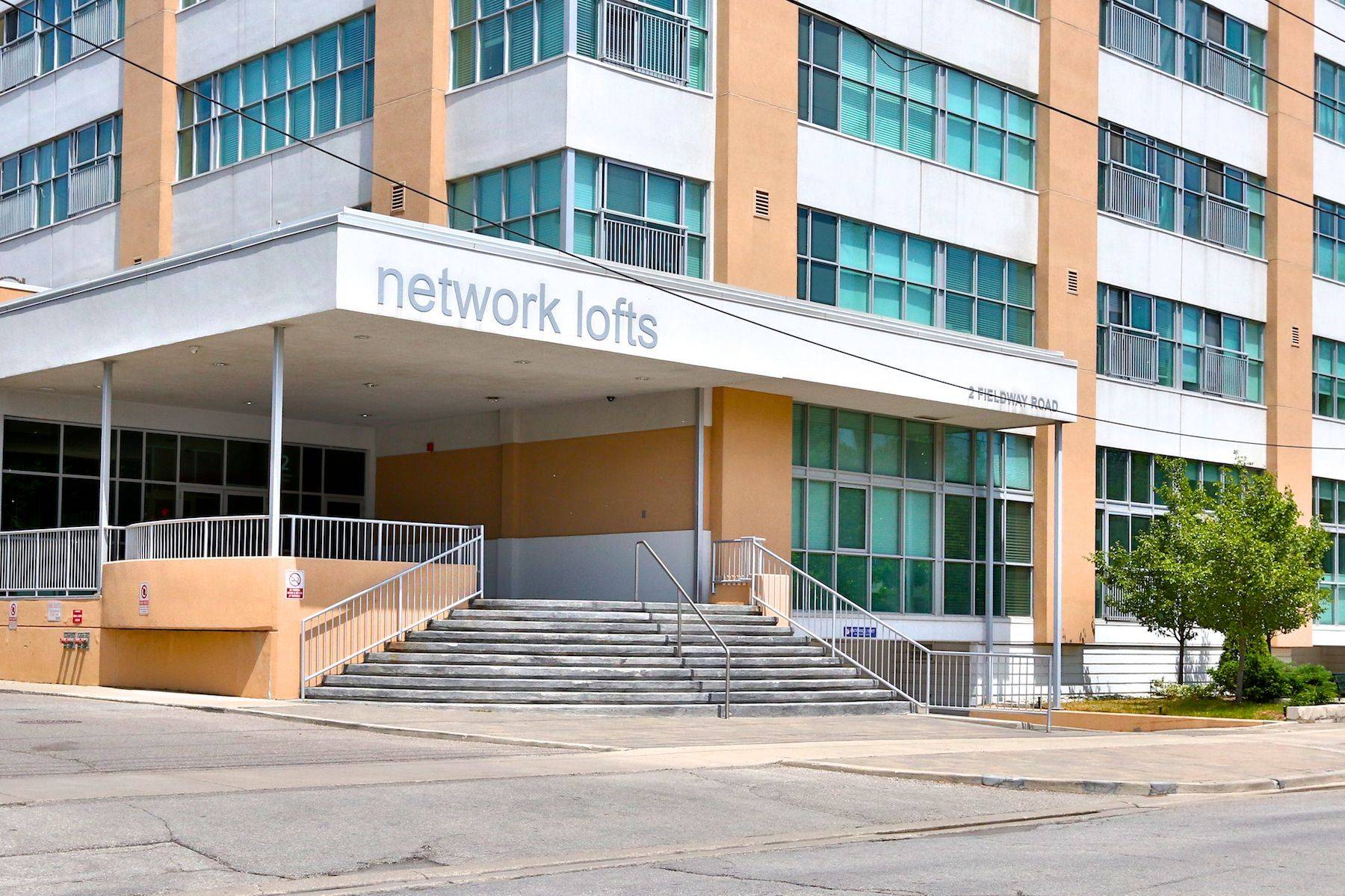 2 Fieldway RD #313, Toronto W08, ON M8Z 0B9