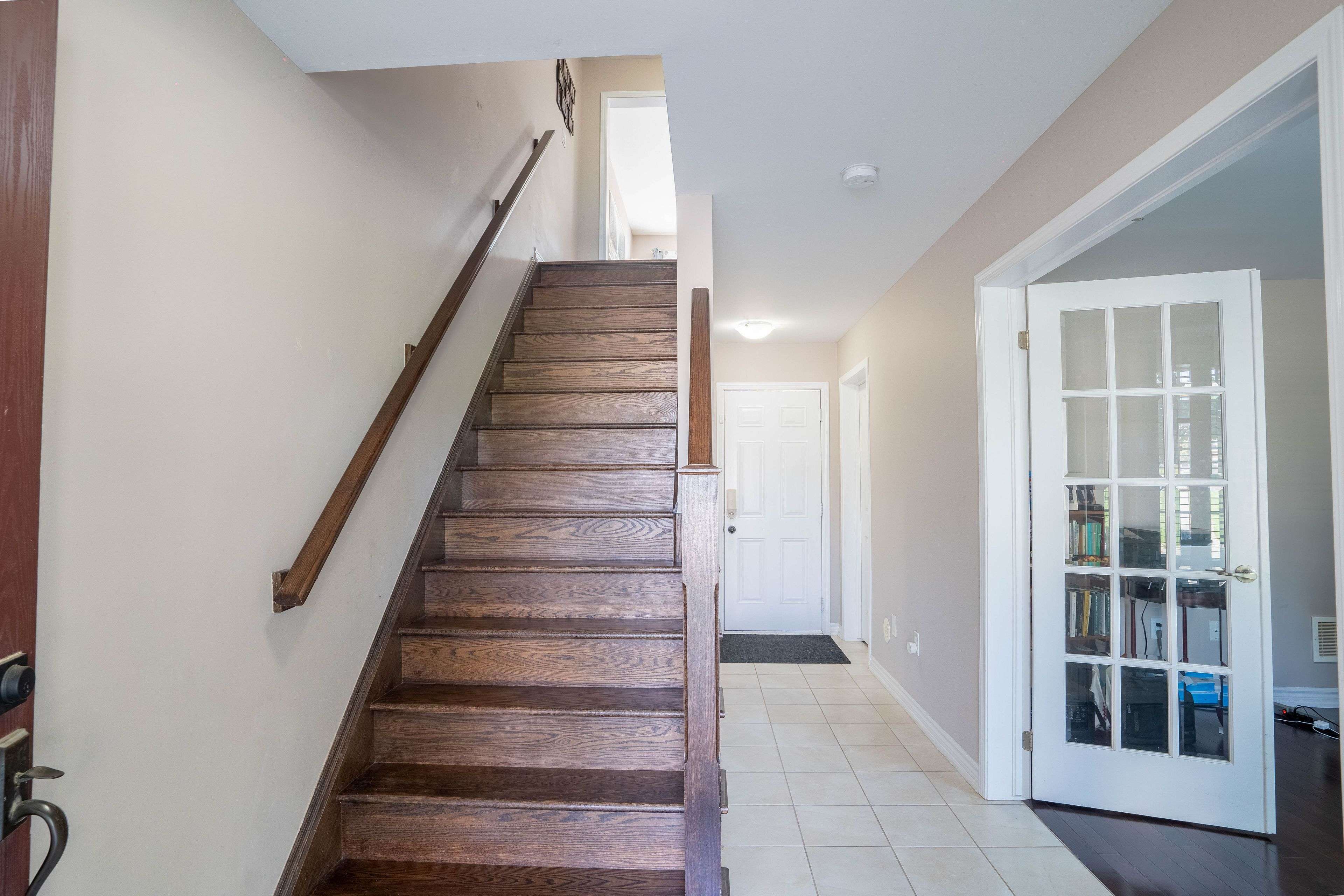 Oakville, ON L6M 0V2,250 Ellen Davidson DR