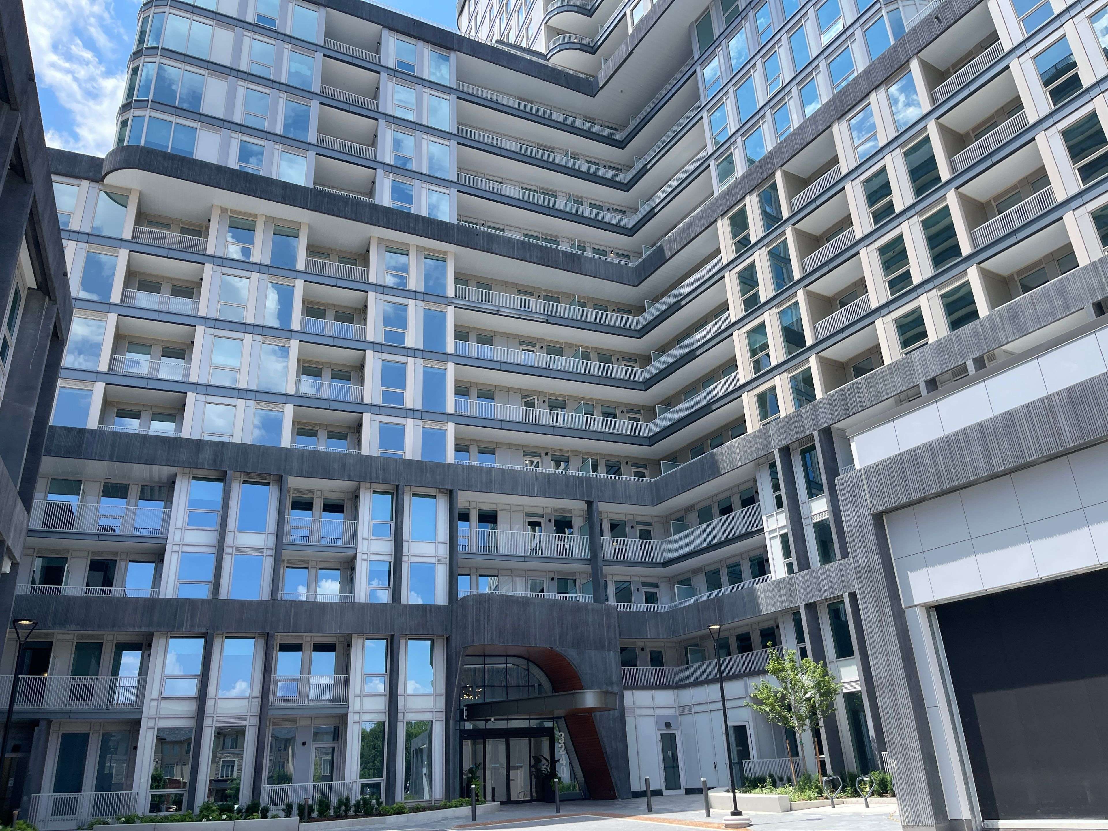Oakville, ON L6H 0X1,3240 William Coltson AVE #333