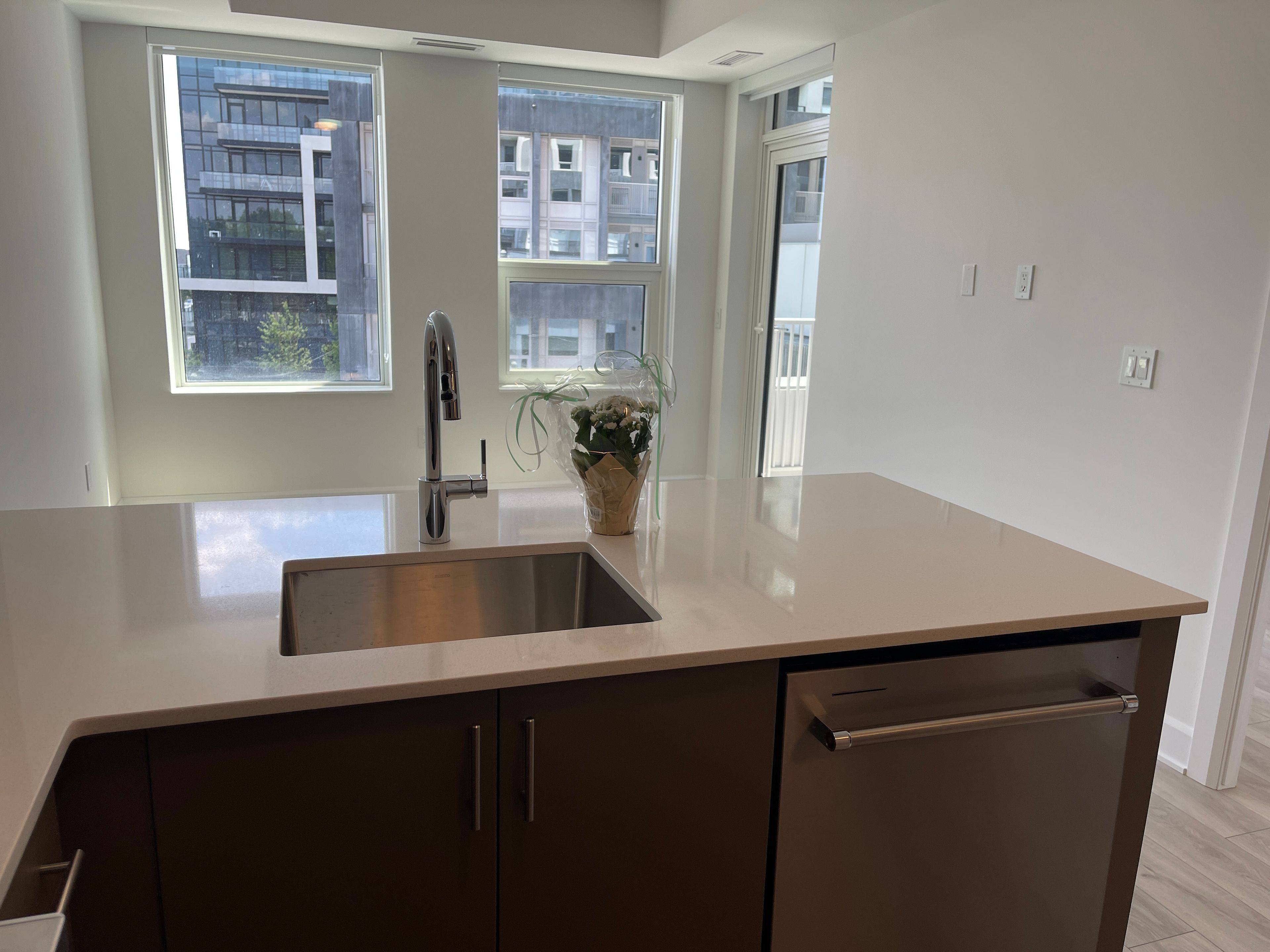 Oakville, ON L6H 0X1,3240 William Coltson AVE #333