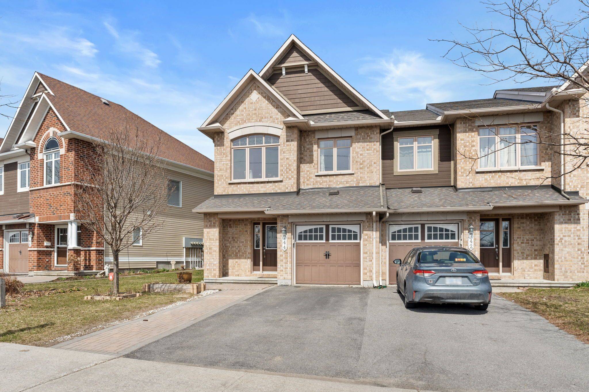 744 Paul Metivier DR, Barrhaven, ON K2J 3G4
