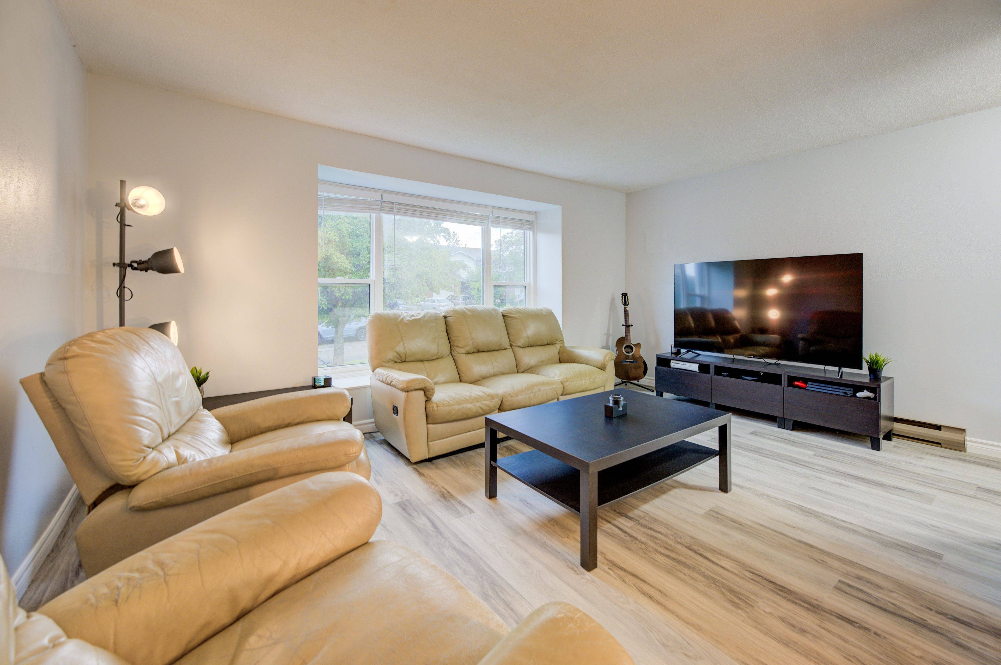 Kitchener, ON N2N 1J4,19 Hillbrook CRES