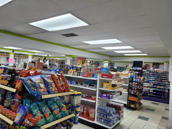 Quinte West, ON K8V 3R3,195 Dundas ST W