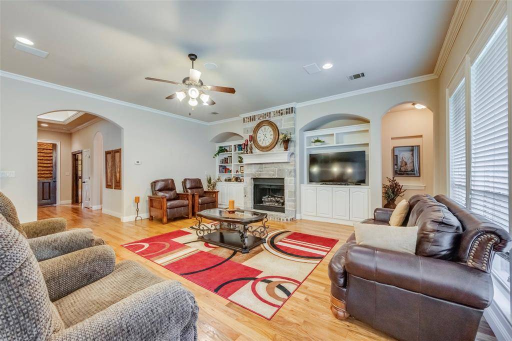 Saginaw, TX 76179,944 Virginia Lane