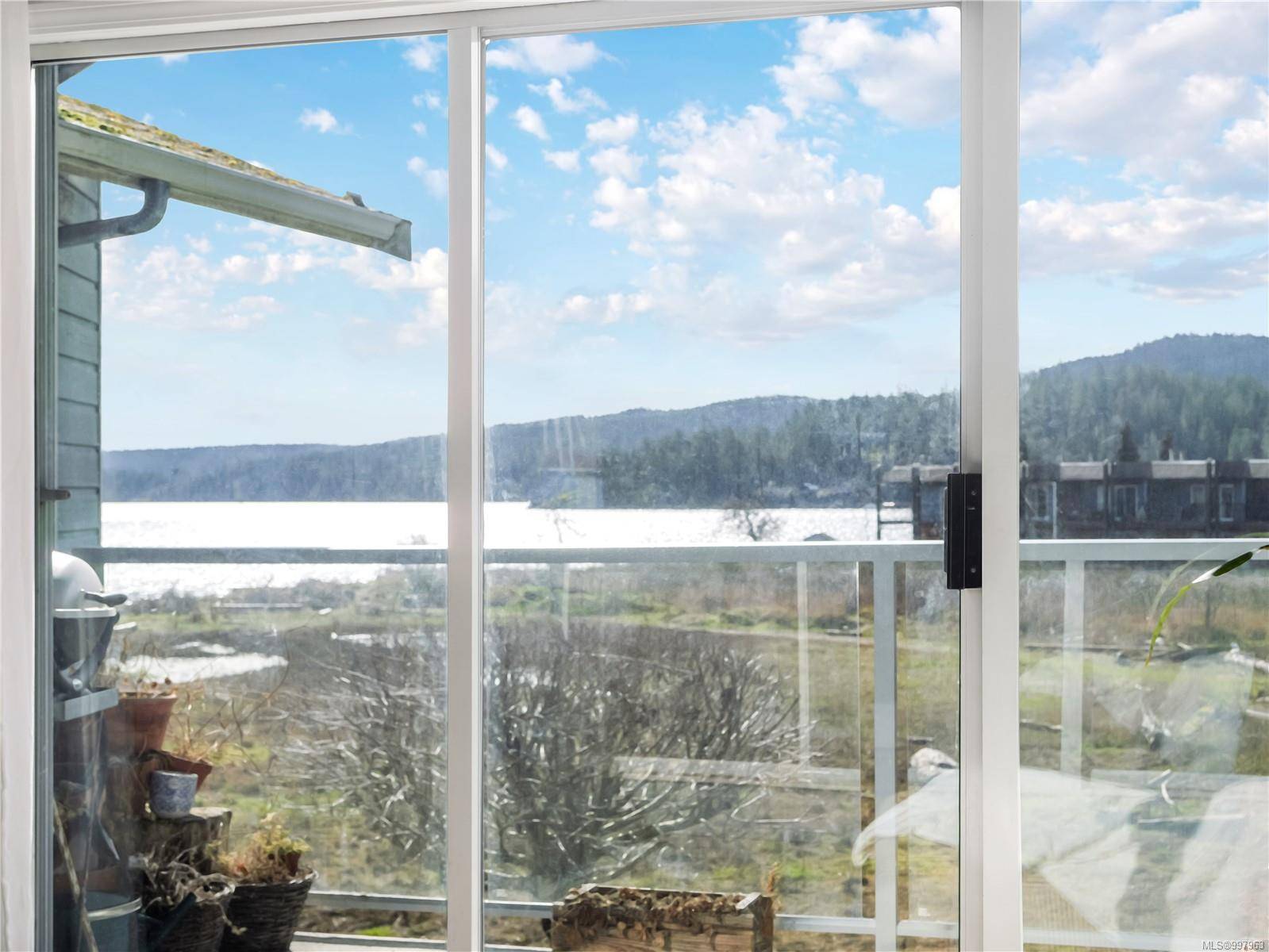 Sooke, BC V9Z 0B8,6110 Seabroom Rd #11
