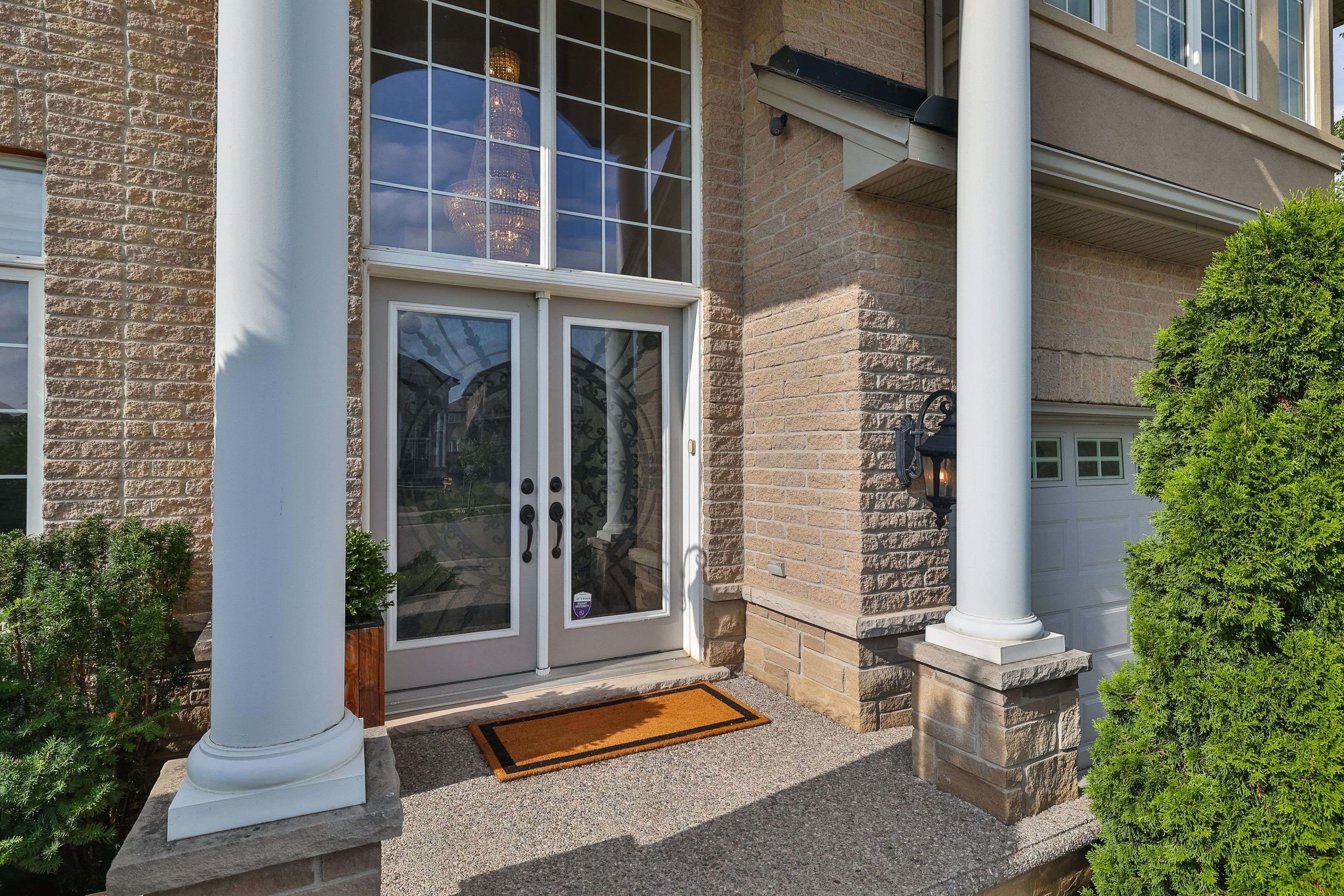 Hamilton, ON L9K 0G1,15 House LN