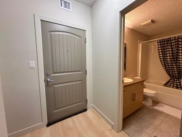 Fort Mcmurray, AB T9K0P1,204 Sparrow Hawk DR #2218