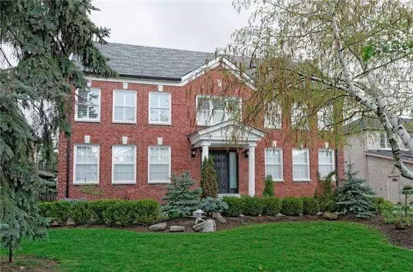 22 Hillholm BLVD, Richmond Hill, ON L4B 2J3