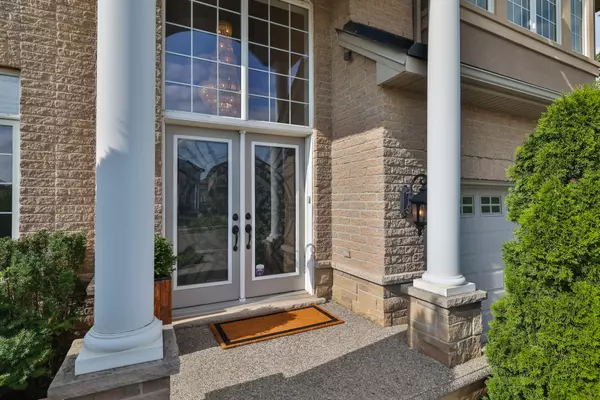 Hamilton, ON L9K 0G1,15 House LN