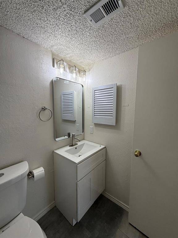 Dallas, TX 75243,9807 Walnut Street ##304