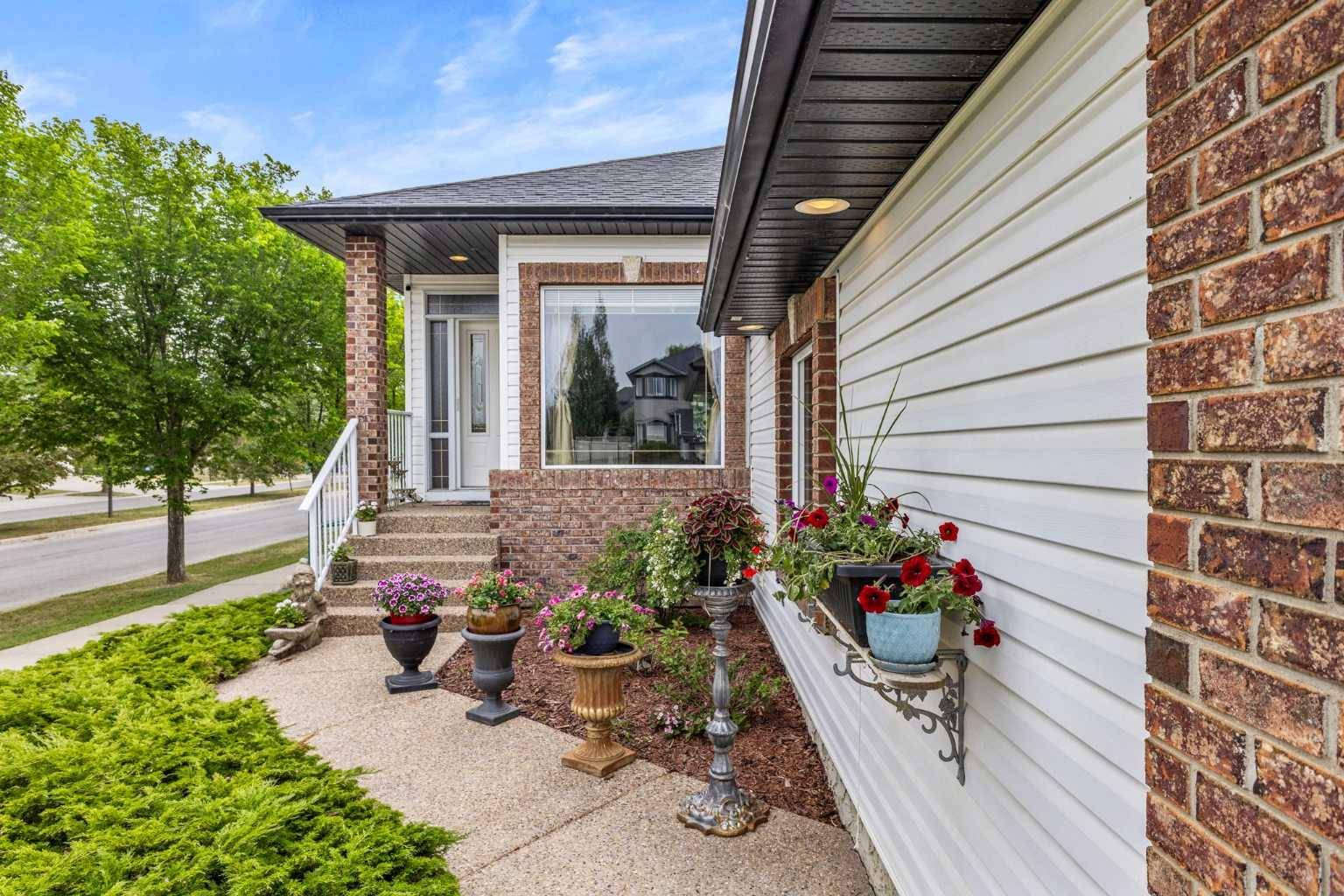 Chestermere, AB T1X 1A9,101 Springmere DR