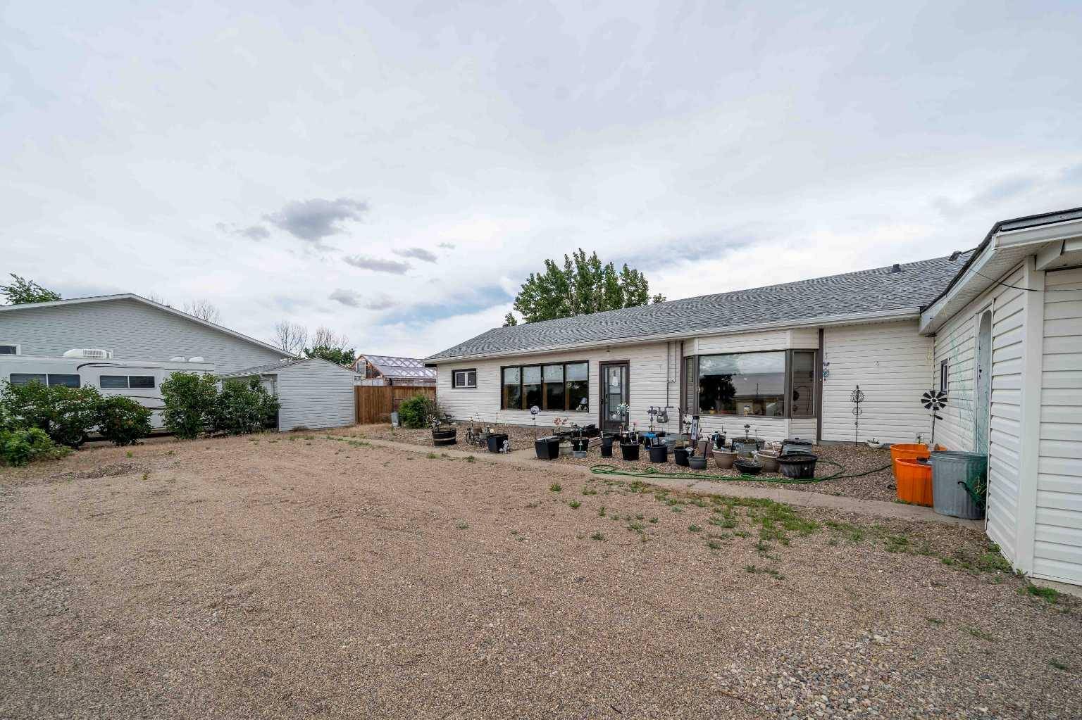 Dunmore, AB T1B 0J9,614 3 AVE