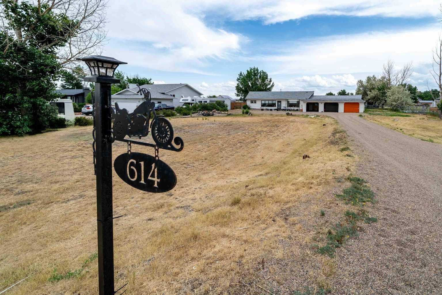 Dunmore, AB T1B 0J9,614 3 AVE