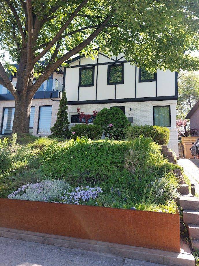 21 Thatcher AVE, Toronto E08, ON M1M 2M3