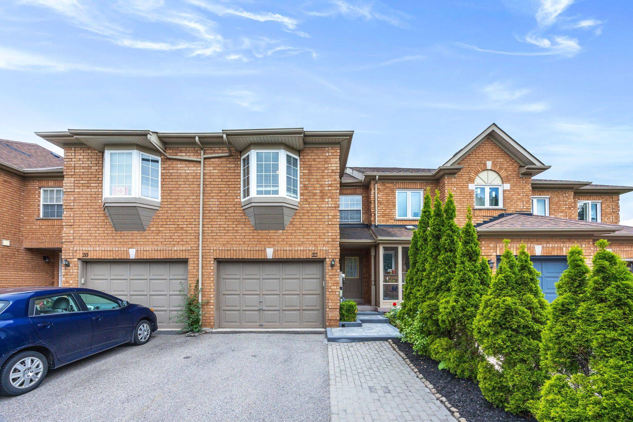 22 HAWTIN LN, Aurora, ON L4G 7L4