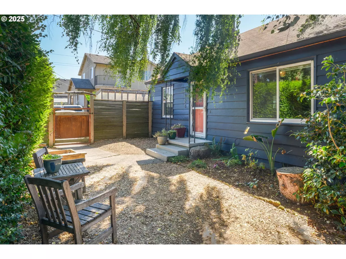 Portland, OR 97218,5525 NE 45TH AVE
