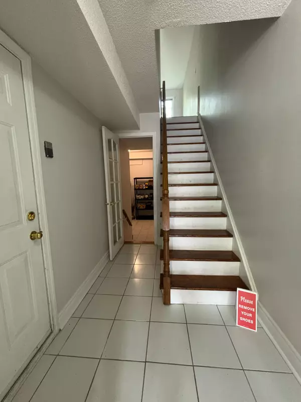 Mississauga, ON L5V 2L8,4950 Rathkeale RD #05