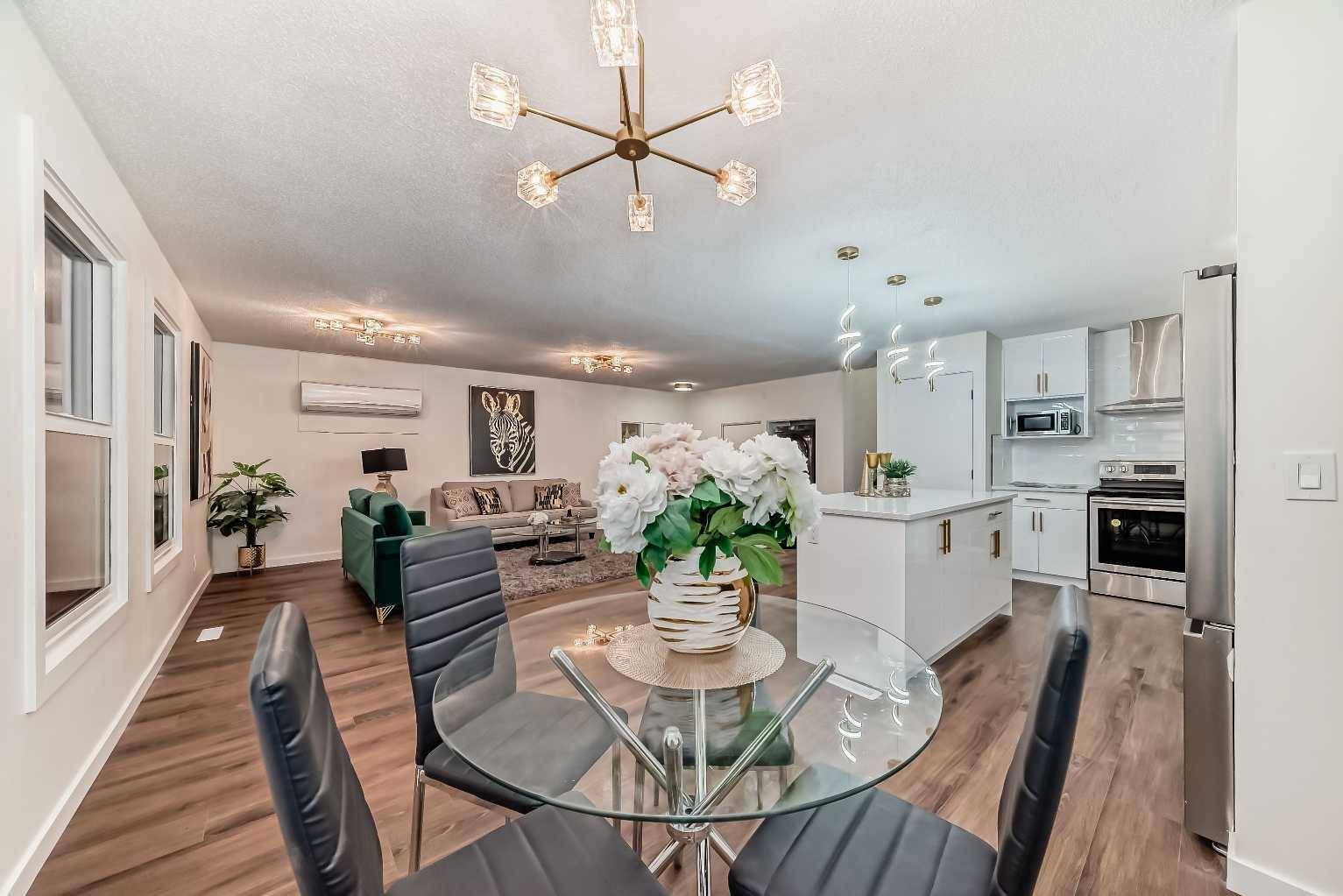 216 Whiteview RD NE, Calgary, AB T1Y 1P6