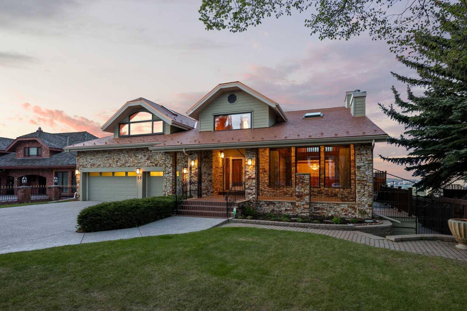 Calgary, AB T3H 2B7,38 Patterson DR SW