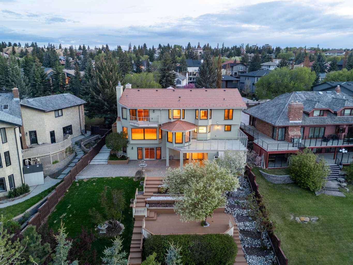 Calgary, AB T3H 2B7,38 Patterson DR SW