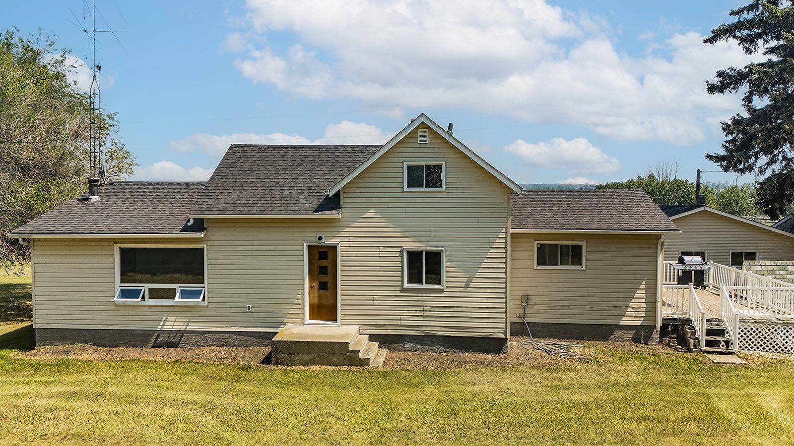 Rural Ponoka County, AB T0C 0Y0,424055 HWY 2A