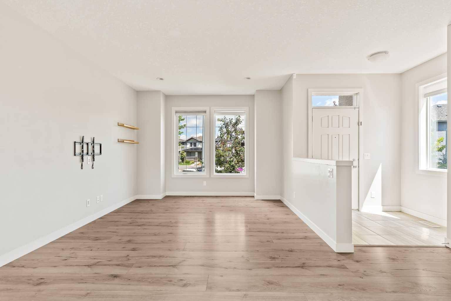 Calgary, AB T3M 2A8,151 Marquis HTS SE