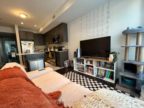 Toronto C04, ON M6A 1A9,639 Lawrence AVE W #209