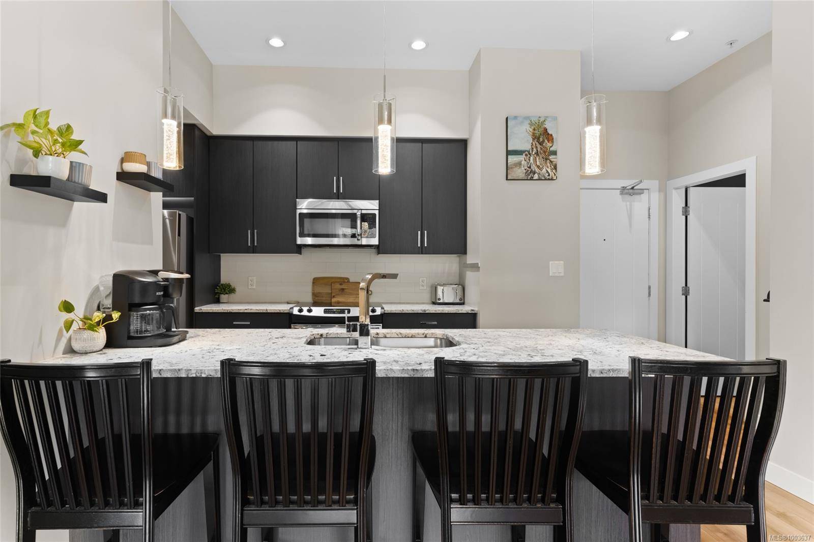 Langford, BC V9B 1Y3,2655 Sooke Rd #417