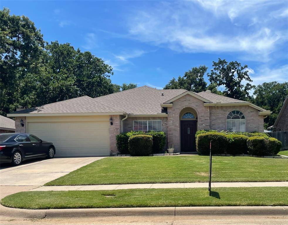 405 Londonderry Lane, Mansfield, TX 76063