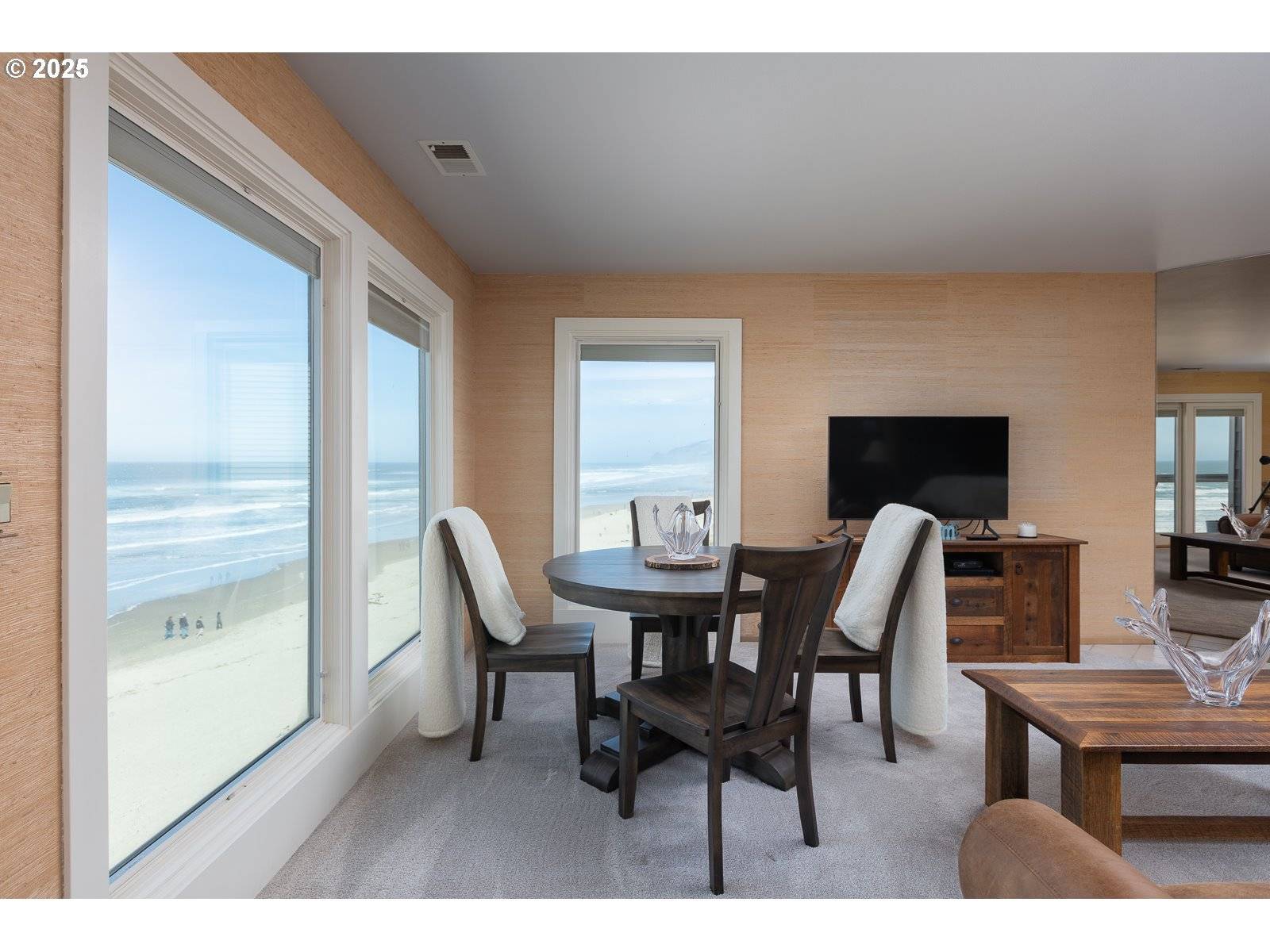 Lincoln City, OR 97367,239 SW EBB AVE