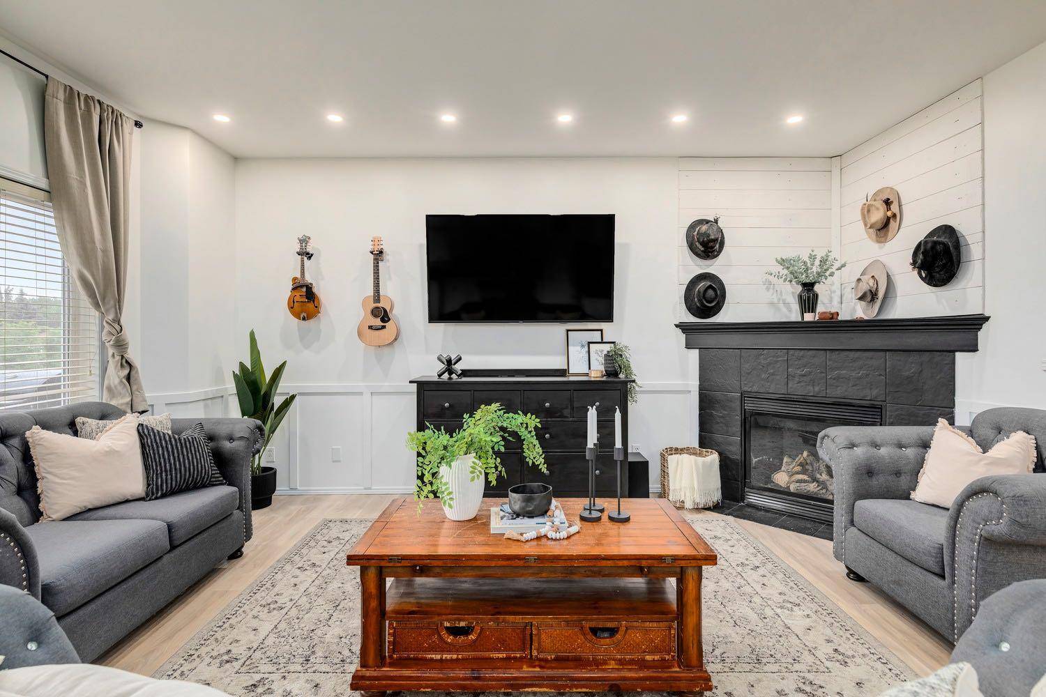 Airdrie, AB T4A 0A4,1209 Kingsland RD Southeast