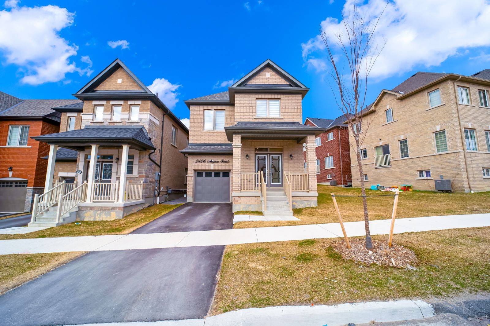 2424 Angora ST, Pickering, ON L1X 0M6