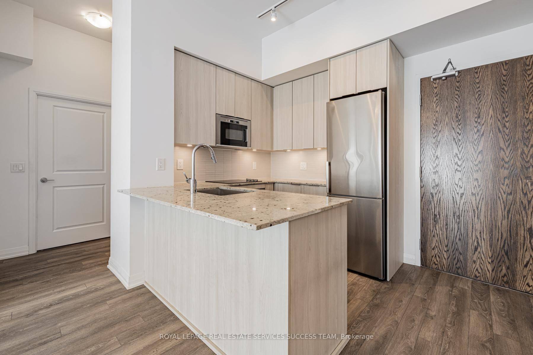 Vaughan, ON L6A 5A7,99 Eagle Rock WAY #820