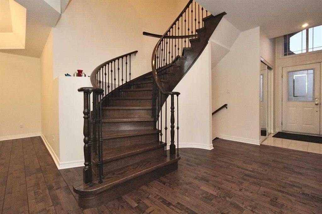 Richmond Hill, ON L4E 3V5,51 Estate Garden DR