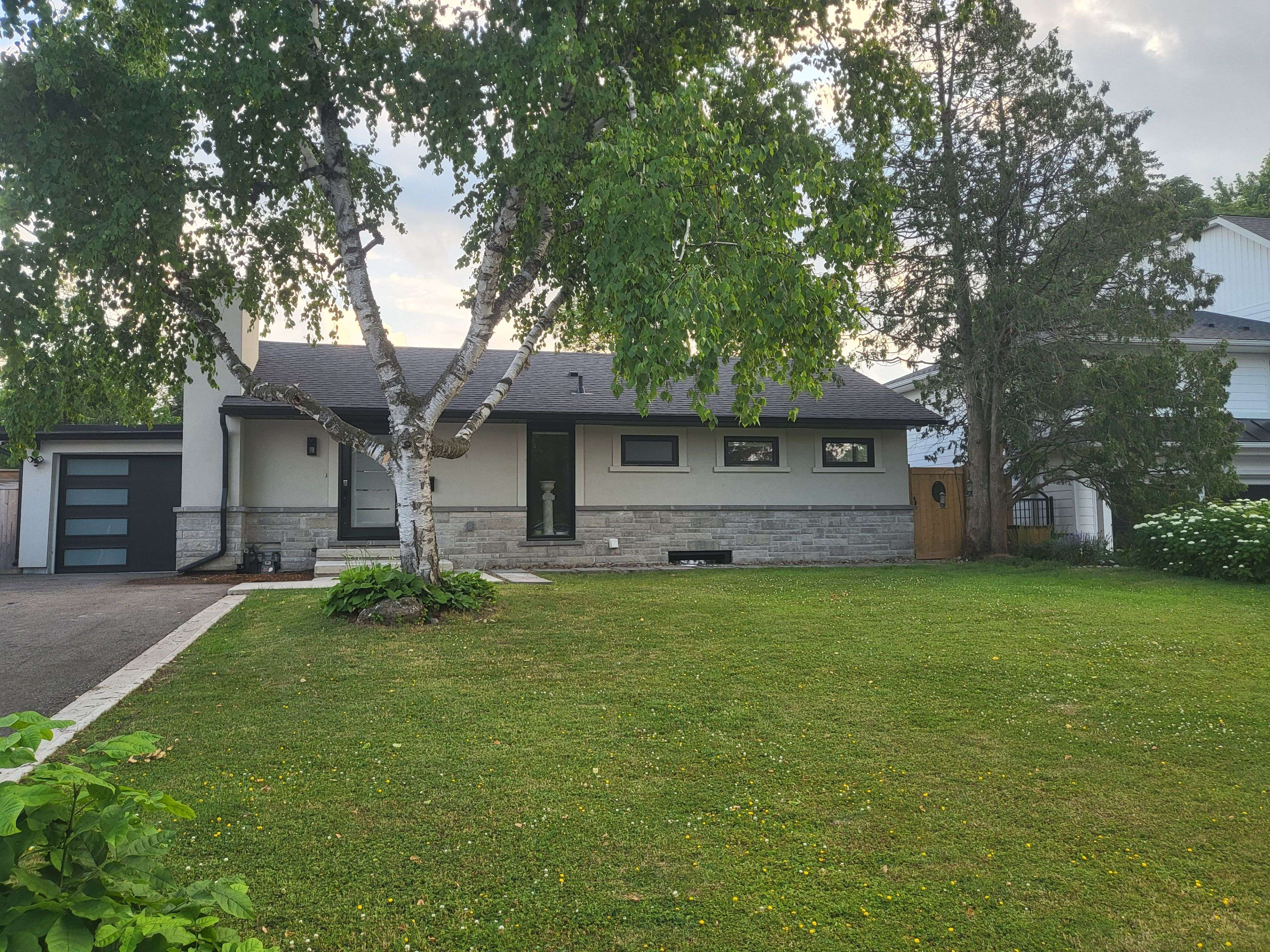 112 Boxley RD E, Burlington, ON L7L 4S1